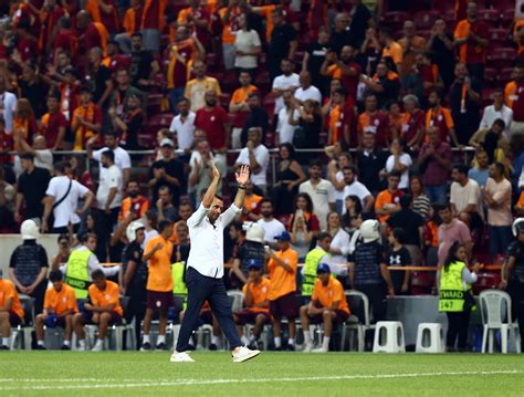 Galatasaray haberleri Okan Buruk sinyali verdi 3 isimle ayrılık yakın