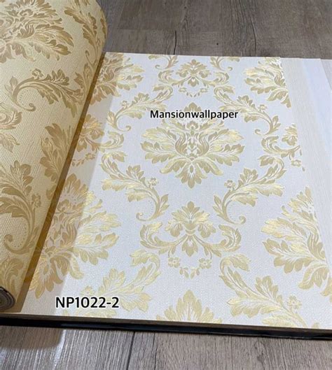 Promo Wallpaper Dinding Klasik Putih Cream Gold Soft Simple Diskon