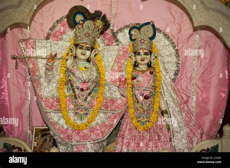 Radha And Krishna Statues Fotos Und Bildmaterial In Hoher Aufl Sung