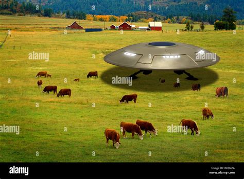 Landed Ufo Flying Saucer Alien Fotografías E Imágenes De Alta Resolución Alamy