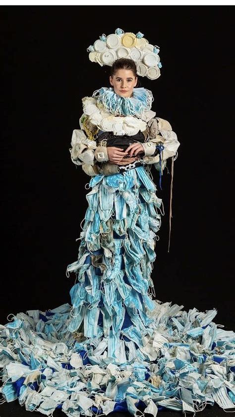 Pin By Laura Bush On Runway Out There Fashion Trashion Recycled