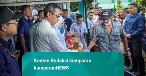 Foto Pj Gubernur DKI Jakarta Heru Budi Hartono Tinjau Pasar Sembako