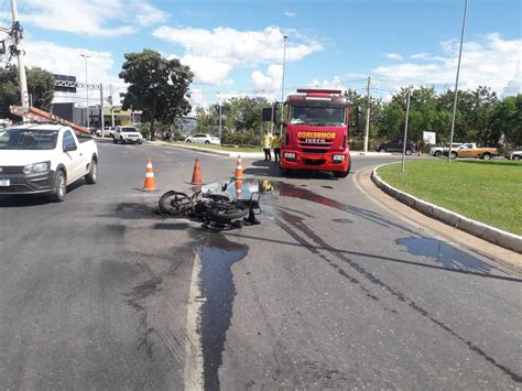 Motocicleta Pega Fogo Em Acidente E Provoca Lentid O Na Miguel Sutil Pp