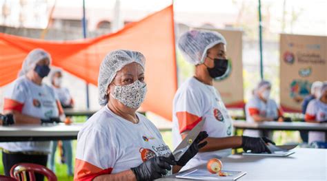 Merendeiras da rede estadual participam de capacitação sobre novas