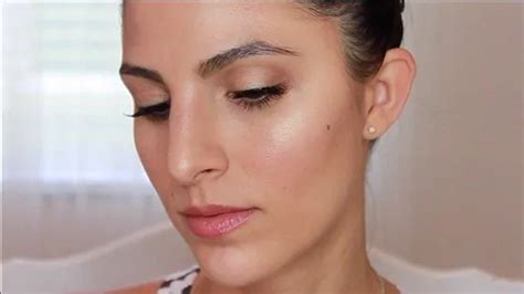 How To Get Glowing Skin With Makeup » Read Now!