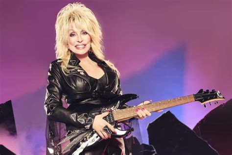 Dolly Parton Celebrates Biggest Album Debut To Date As Rockstar Lands