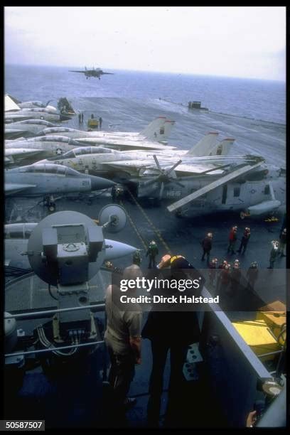 107 Bush Plane Landing Stock Photos, High-Res Pictures, and Images - Getty Images