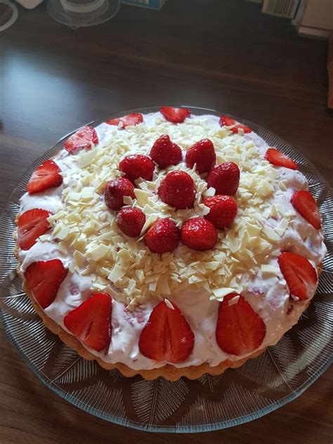 Erdbeer Mascarpone Biskuit Blitz Kuchen Von Koschka7 Chefkoch