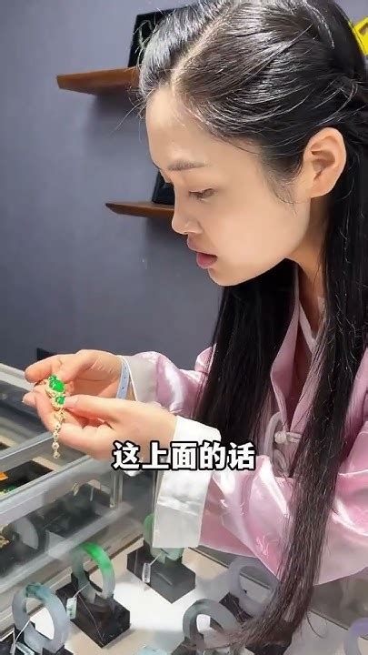 （觀看第一段）大學生撿垃圾，真實情況讓人心疼。 Jade 翡翠 翡翠手鐲 好物分享 珠寶首飾 生活 正能量 Youtube