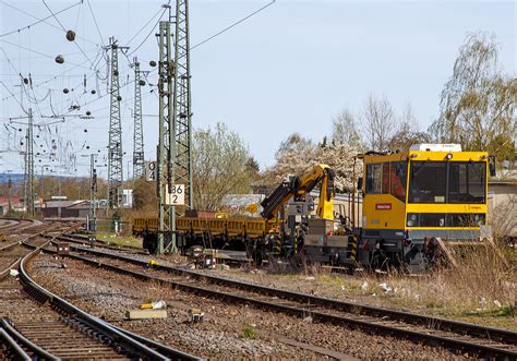 Der GKW 305 Bzw Gleisarbeitsfahrzeug Robel BAMOWAG 54 22 Schweres