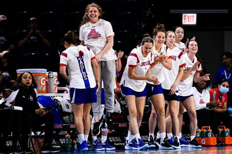 Womens Basketball Takes Down Colgate In Final Seconds Of An Energized