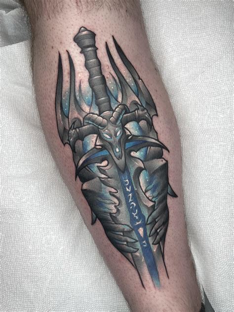 Frostmourne hungers. Tattoo done by @andreytattooing on Instagram. : r/wow