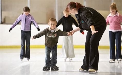 CENTER ICE SPORTS COMPLEX - Updated August 2024 - 34 Photos - 8319 Port ...