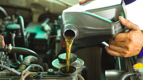 How To Put Engine Oil In Car