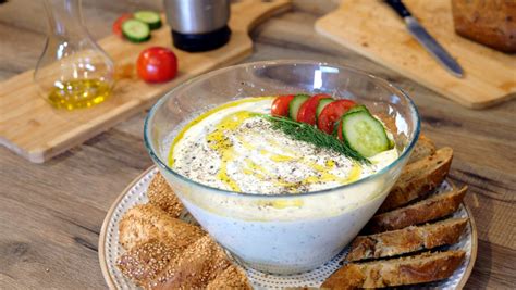 Tzatziki Rezept Joghurtsauce Aus Der Griechischen K Che Beas Rezepte