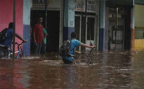 Inundação Em Ribeirão Preto 16042019 Cotidiano Fotografia