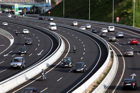 Cómo conducir en un carril reversible