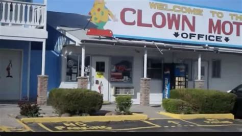 Spending The Night At Worlds Only Clown Motel Haunted Youtube