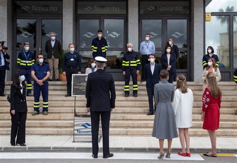 Fotos Los Reyes Y Sus Hijas Presiden La Ceremonia De Puesta A Flote