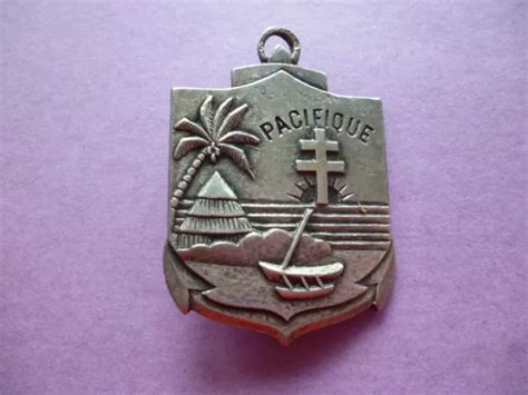 Insigne M Tallique Du R Giment D Infanterie De Marine Du Pacifique G