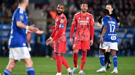 Ol Lacazette Et Tolisso Pourraient Partir D S Cet Hiver