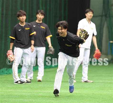 東スポ 写真部 On Twitter 【プロ野球】2023年2月2日 阪神キャンプ 大山悠輔 湯浅京己 佐藤輝明 ケラー