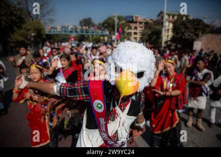 Katmand Nepal De Diciembre De Las Ni As Con Atuendo