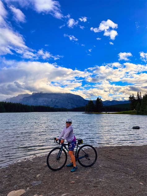 Lake Minnewanka • DETAILED Guide to Visiting This Banff Lake