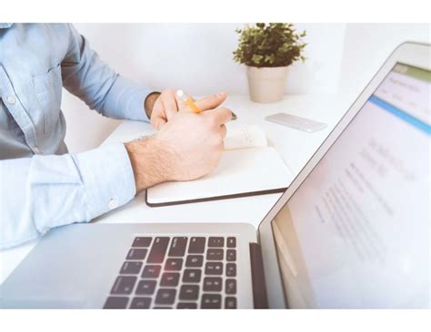 tugas project admin gaji hingga kualifikasinya