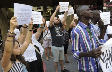 La familia del mantero senegalés muerto en Salou quiere reabrir el caso