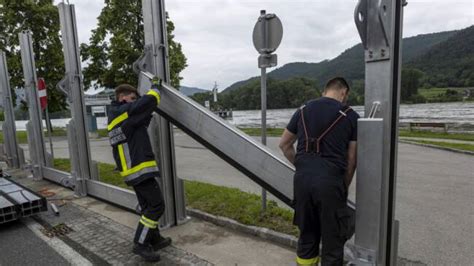 Donau Inn schwellen ab Hochwasser geht in NÖ und OÖ zurück