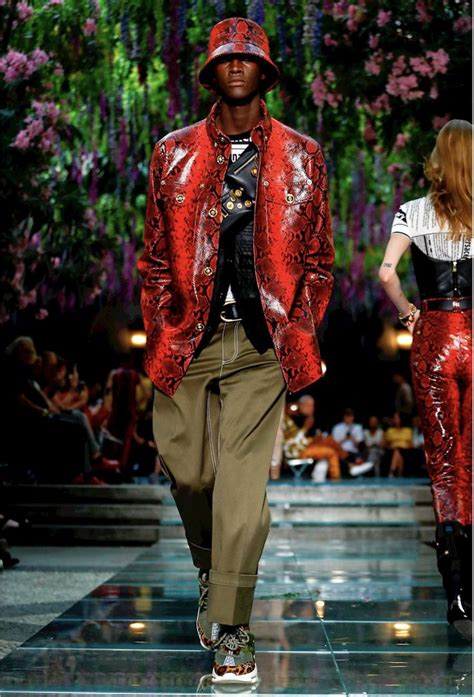 Versace Fashion Show Menswear Collection Spring Summer In Milan