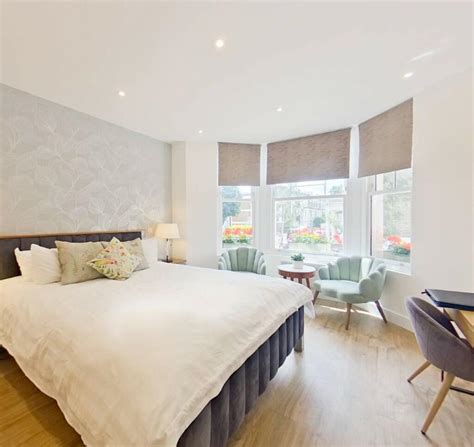 Studio Flat For Rent In Avonmore Road London W14