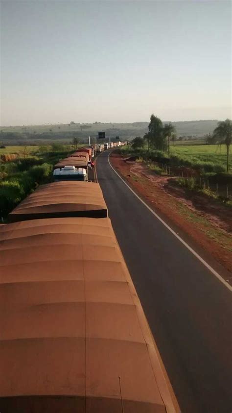 Contra Impeachment Manifestantes Bloqueiam Duas Rodovias Em Ms