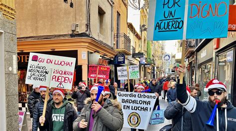 Agentes De La Urbana De Badalona Boicotean La Presentación Del