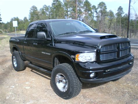 Dodge Ram Pickup 2500 - Information and photos - MOMENTcar