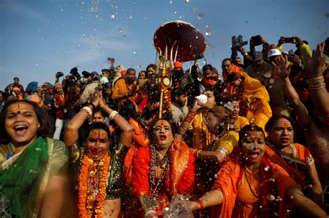 Kumbh Mela 2019 Highlights: Devotees Take Holy Dip In Sangam In Uttar ...