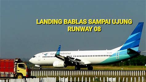 Pesawat Garuda Landing Bablas Ke Ujung Runway Karena Angin Kencang