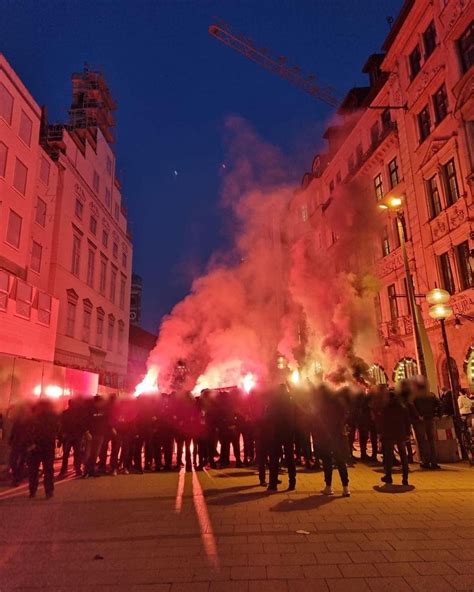 𝕊𝕋𝔸ℕ𝔻 𝕐𝕆𝕌ℝ 𝔾ℝ𝕆𝕌ℕ𝔻 on Twitter Grobari ultras in Münich for Euroliga