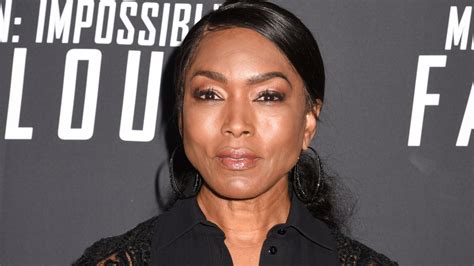 Angela Bassett Shows Off Impressive Body At Age 60 In Bikini Selfie Closer Weekly