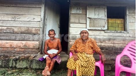 Kisah Nenek Dan Kakek Di Palembang Tinggal Di Rumah Reyot Bertahun