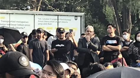 Potret Reza Rahadian Usai Demo Kawal Putusan Mk Lanjut Ikut Acara