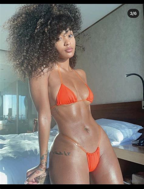 Hot Sexy Karen Vega Bikini Pics