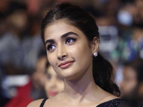 Pooja Hegde S Fees Drops From Rs 4cr To Just Rs 70L