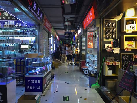 Photos: Shenzhen electronics market Huaqiangbei remains a knockoff ...