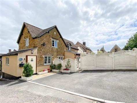 Property Valuation Church Cottage 15 High Street Cam Dursley