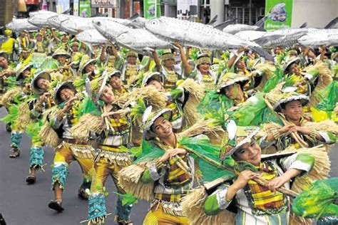 Street dancing opens Bangus Festival in Dagupan | Inquirer News