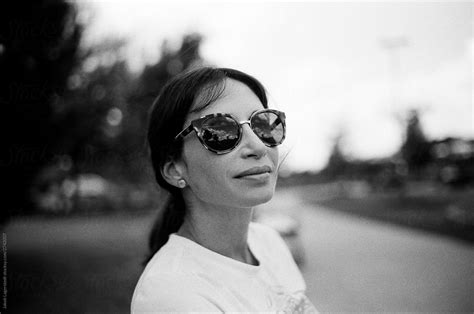 Black And White Portrait Of A Beautiful Woman Wearing Sunglasses Del