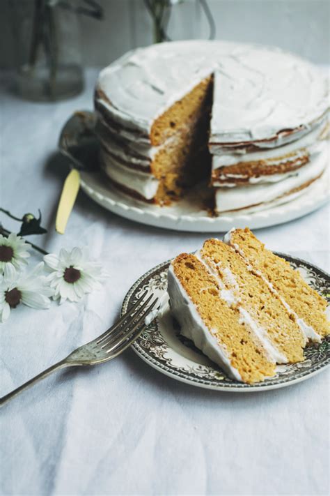 Fullcravings Vegan Toasted Coconut Yoghurt Naked Cake