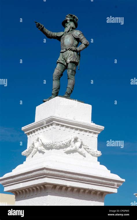 Juan ponce de leon statue hi-res stock photography and images - Alamy